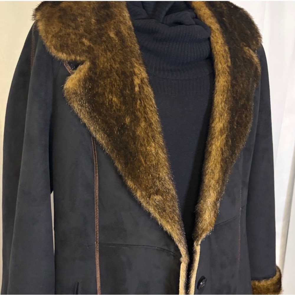 Long Black Coat with Brown Fur Trim - Picture 3 of 8